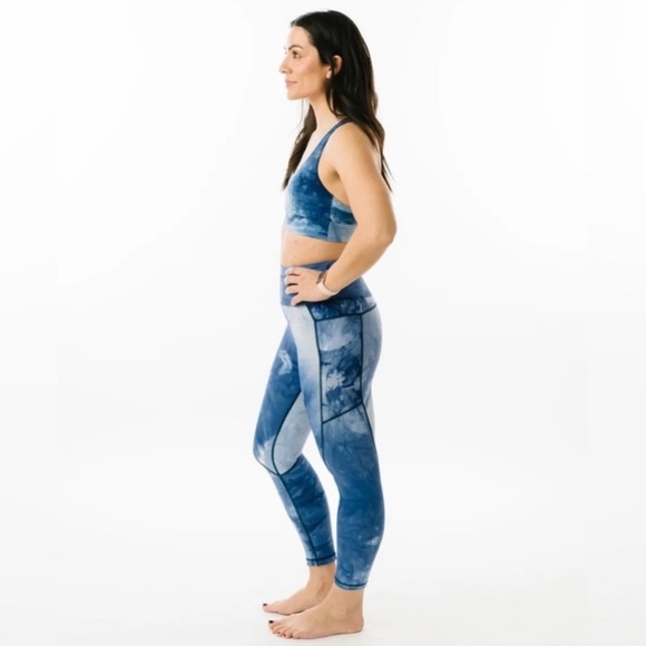 Zyia Active Light N Tight Hi-Rise Capri Leggings Navy Hendrix Tie Dye - Picture 11 of 11